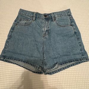 Women’s “Hidden” shorts